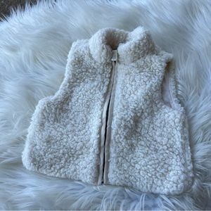 OshKosh B’Gosh Cream Fleece Zip Up Vest